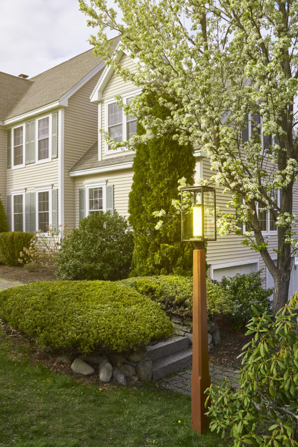 CCL11653 Contemporary Downtown Post Lantern - Image 3